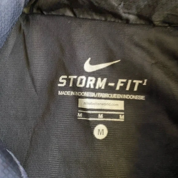 Nike Storm Women's Navy Windbreaker - Picture 4 of 8